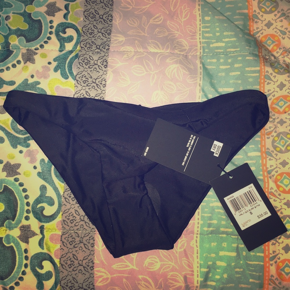 Hurley swim bottoms !